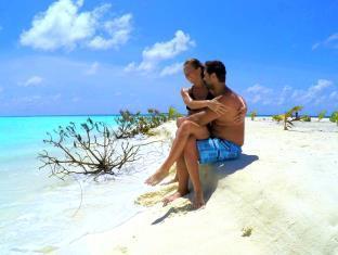 Ocean Vista Guest House At Maafushi Exterior photo